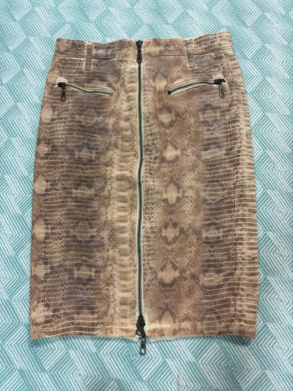 Guess Los Angeles Snake Print Zip Front Pencil Skirt Size 27